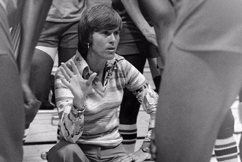 Photo of Billie Moore directing the 1976 Olympic team.